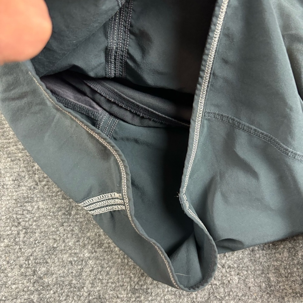 LULULEMON Women’s Run: The Fastest Short Coal/Heathered Coal Wee Stripe size: 8 - Picture 6 of 10